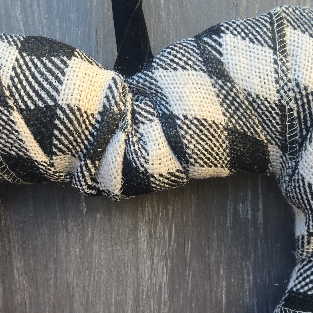 Handmade Heart-shaped Valentine's Day Wreath with black and white buffalo plaid